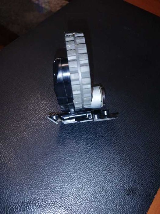 Roda direita cecotec conga 2290