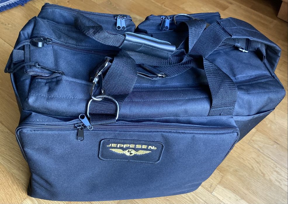 Aviação: Mala/Saco Jeppesen Captain, filtro sol, Manual avançado de pilotagem, etc