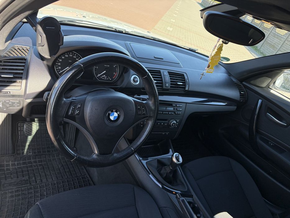 BMW Seria 1* E87* 2008 rok* 2.0 diesel 143 KM