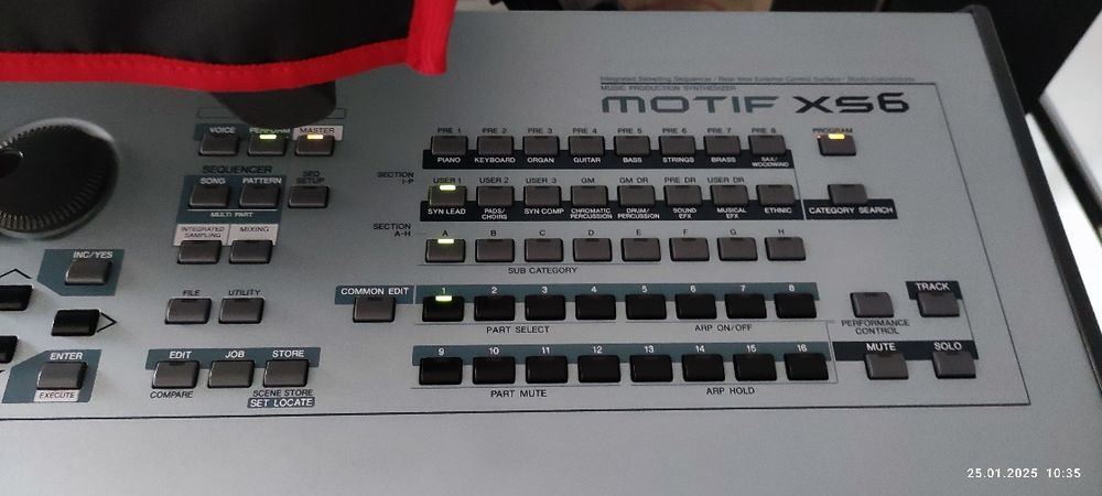 Syntezator Yamaha motif XS 6