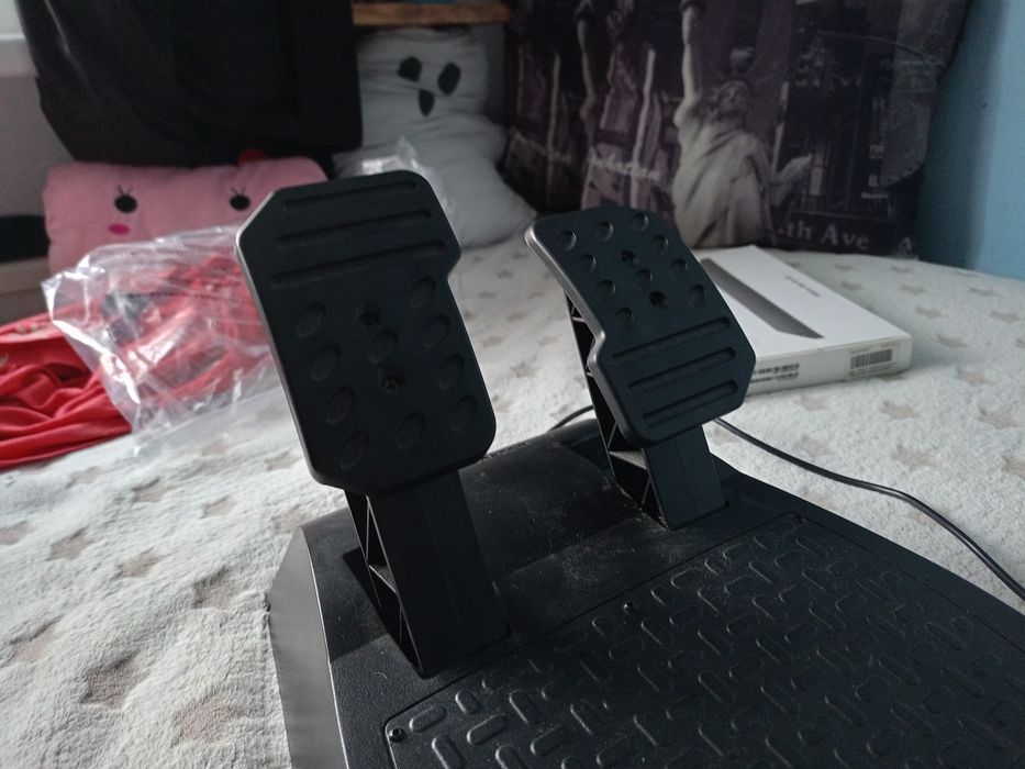 Thrumaster T150.