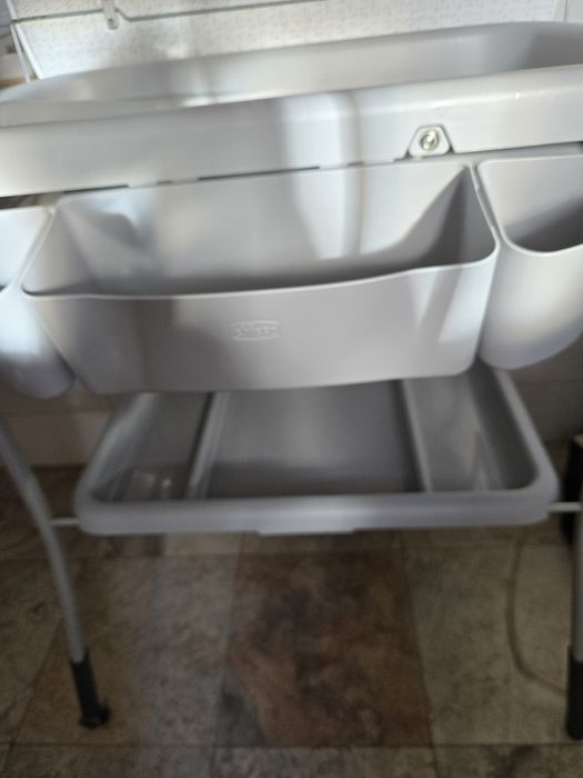 Muda fraldas com banheira Chico