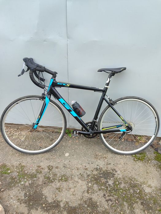 Продам шосейний велосипед gt