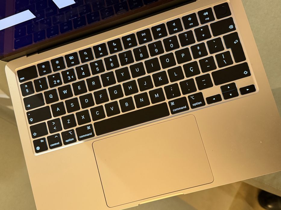 MacbookAir 13 M2 com factura de dezembro 2024