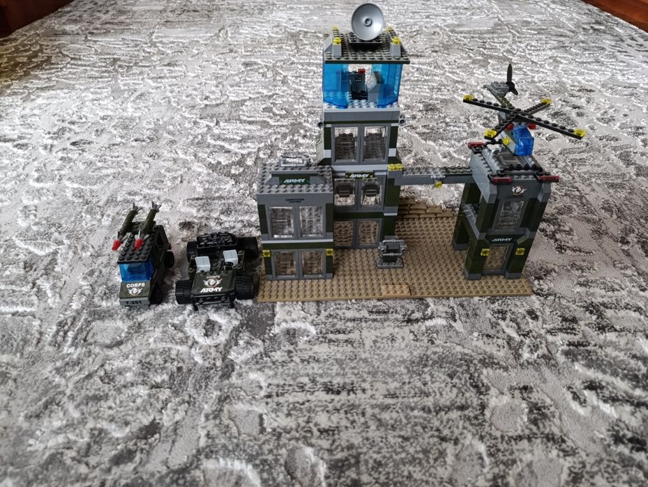 Продам військову базу LEGO