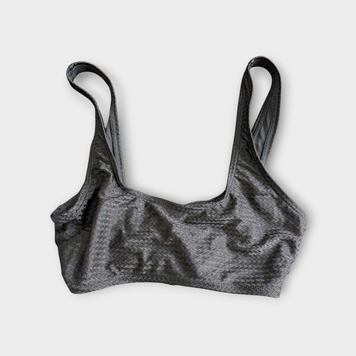 Czarna góra od bikini rozm. 140