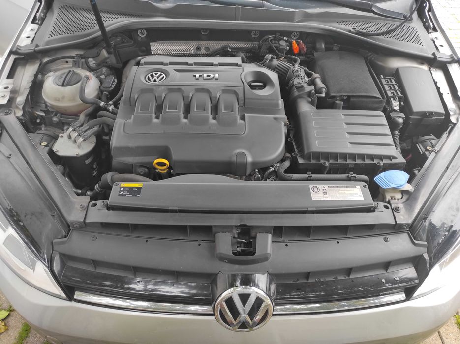 Vendo Volkswagen Golf 7 Variant 1.6 TDI Comfortline