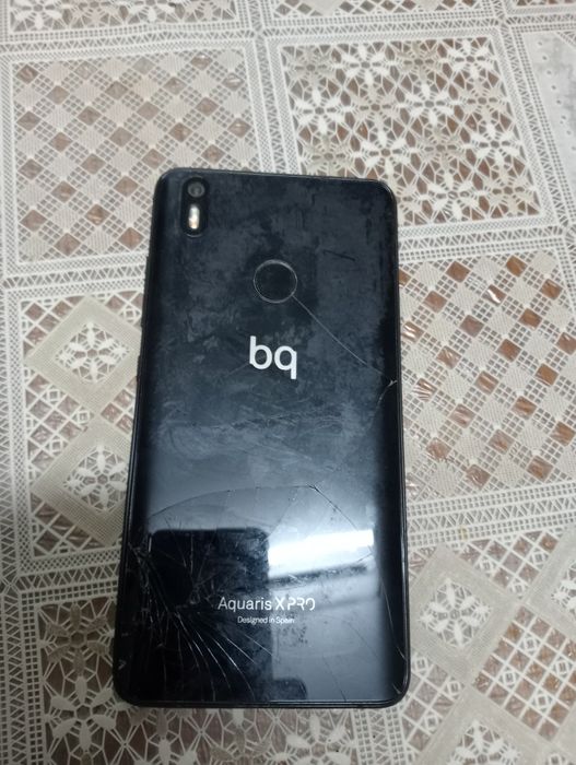 Telemóvel BQ Aquaris xpro para peças ou restauro