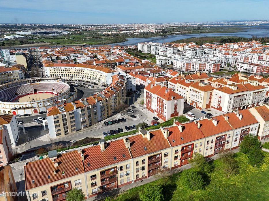 Apartamento T2 com Parqueamento no Centro da Moita — A 30 Minutos de L — Moita, Setúbal