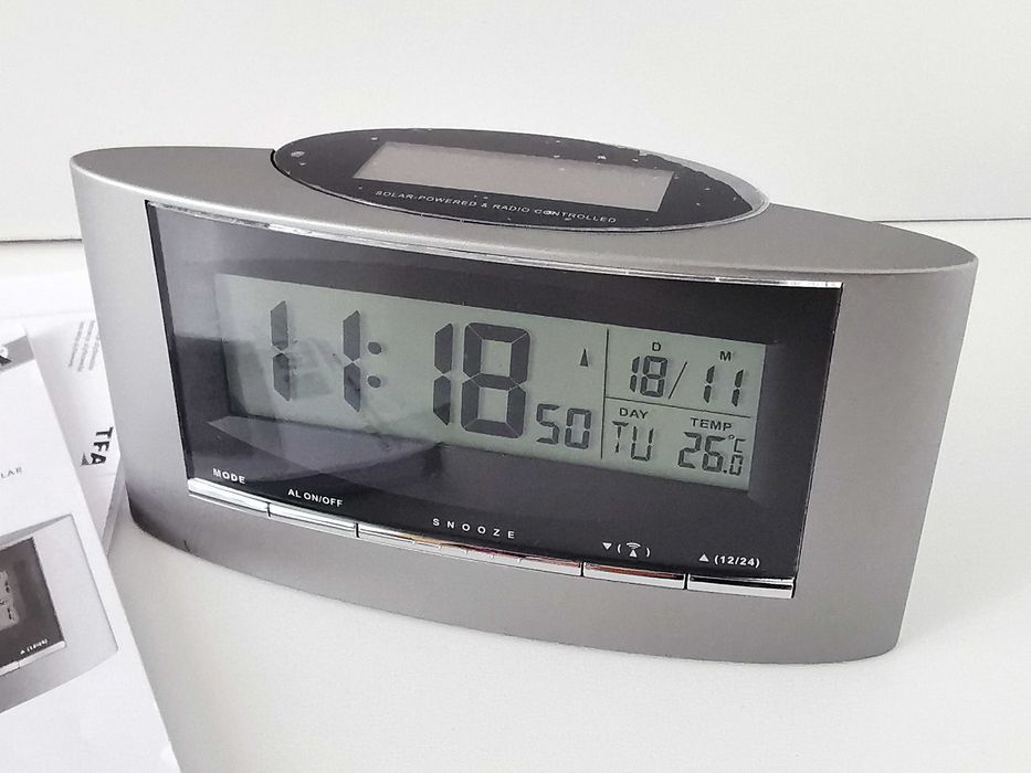Budzik TFA Dostmann 98.1071 Solarny Cyfrowy Fluorescencyjny LCD bezDCF