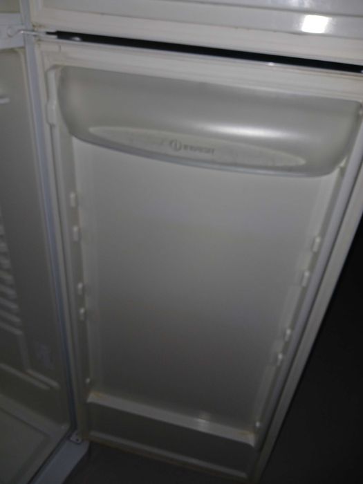 Працюючий холодильник