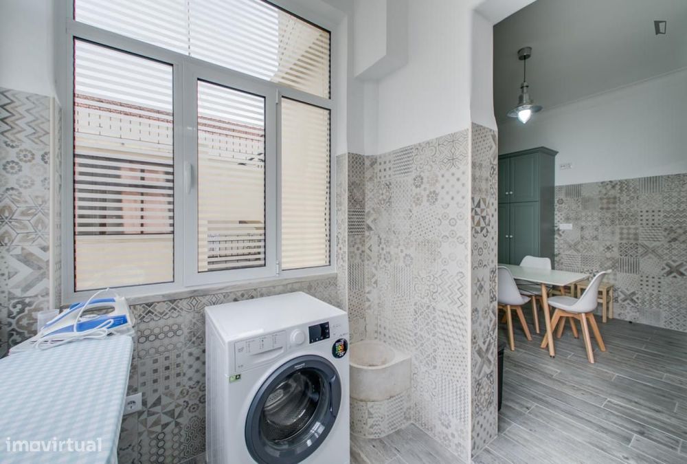 Quarto - localizado em Saldanha Lisbon