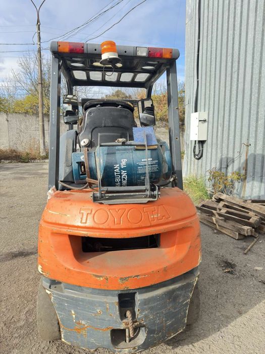 Продам навантажувач Toyota 2008 року