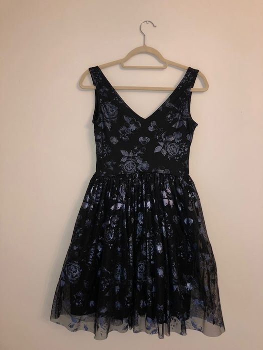 Sukienka tiulowa błyszcząca Mohito