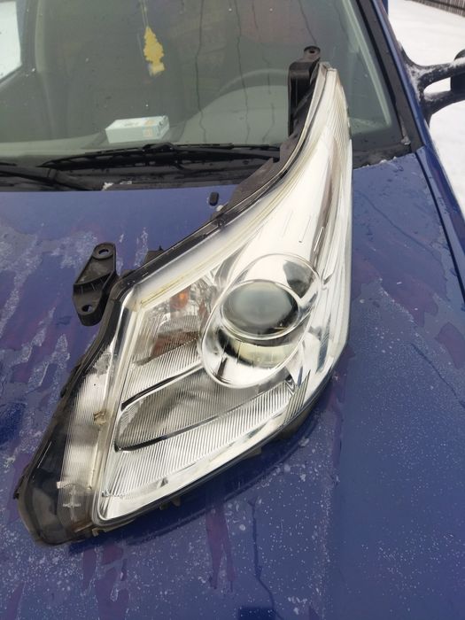Lampa lewa Toyota Avensis t27 zwykła nie Xenon
