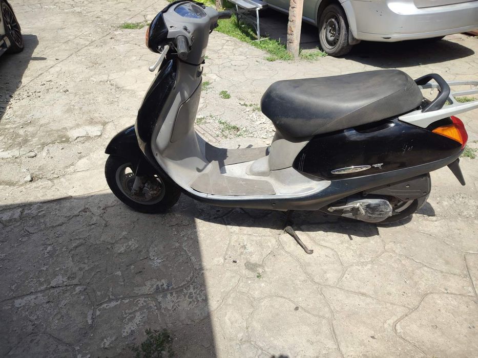 Мотороллер Honda Lead