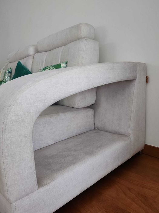 Sofá com chaise longue