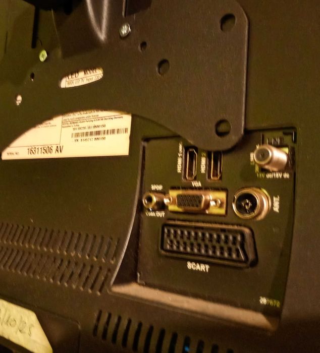 Telewizor JVC 24 cale DVB_T2 + wbudowany DVB S2 SAT TV