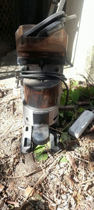 Oportunidade. Para esvaziar uma garagem