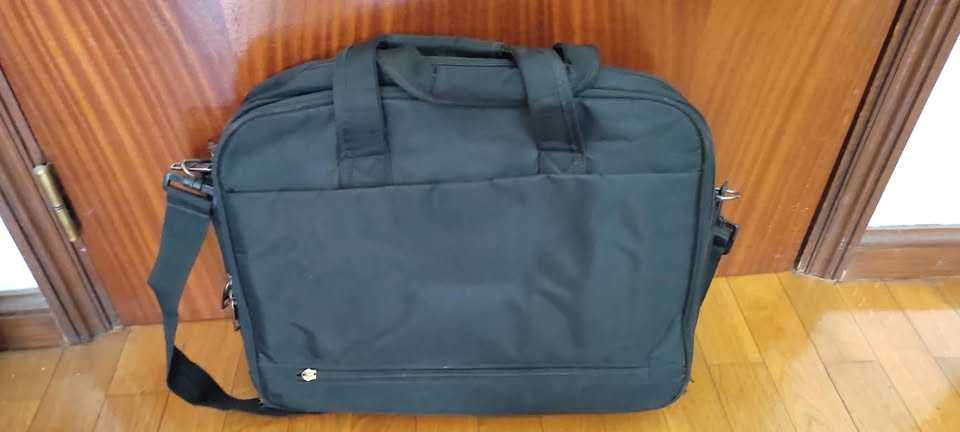 Mochila Growing 15.6"