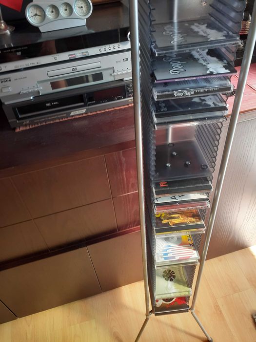 Estante de CD's para a sua coleção de musica