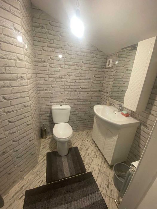 Сдам 3-комнатную квартиру в Центре г. Днепр. Евроремонт. Свой двор на 4 квартиры.