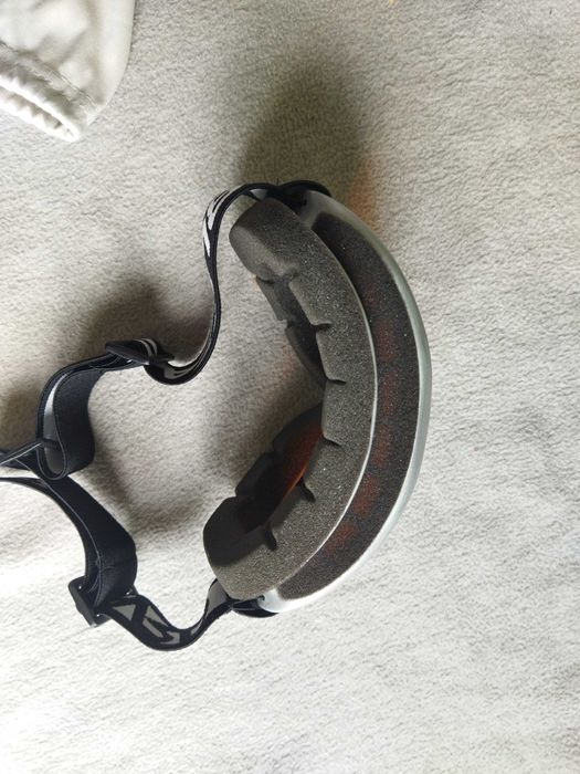 kask narciarski i gogle dziecięce