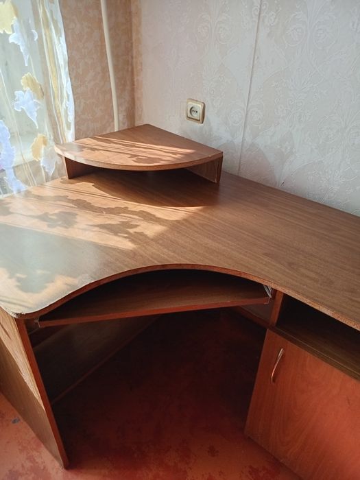 Пролам комп'ютерний стіл б/у