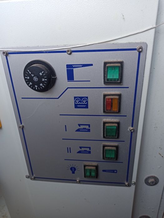 Máquina passar a ferro cochi