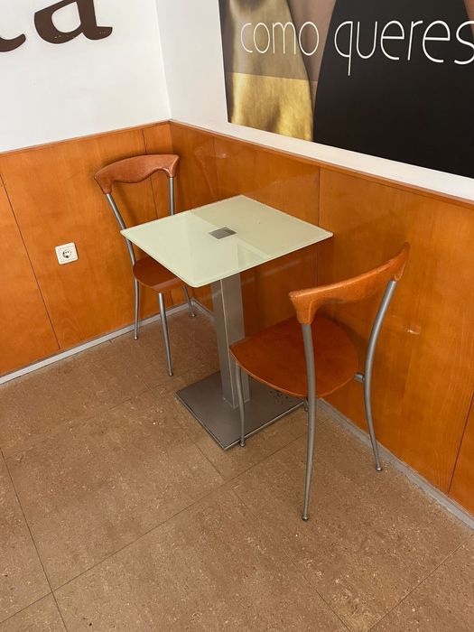 Conjunto de mesas para cafe confeitaria