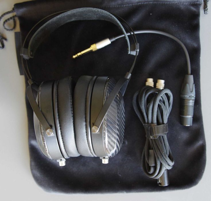 MrSpeakers Ether CX Zamknięte Planarne Carbon