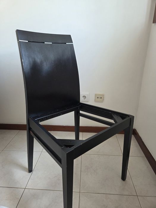 Vendo 4 cadeiras madeira estofadas a cinzento