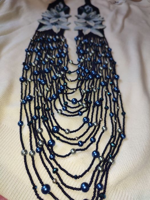 Вишуканий гердан з бісеру “Нічні квіти”