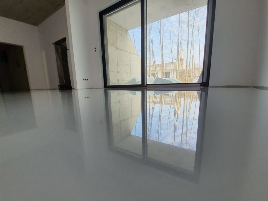 Posadzki zywiczne lub z mikrocementu ,mikrocement na podlogi i sciany