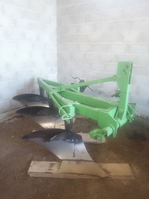 Плуг 3 35 (майже новий)