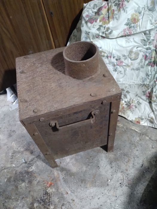 Буржуйка на дровах