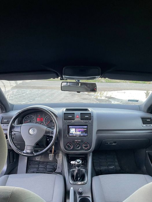 Volkswagen Jetta 1.6 mpi газ-бензин