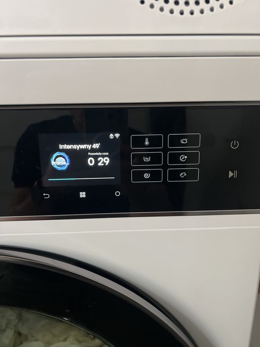 Pralka hisense model WF5I1045BWQ