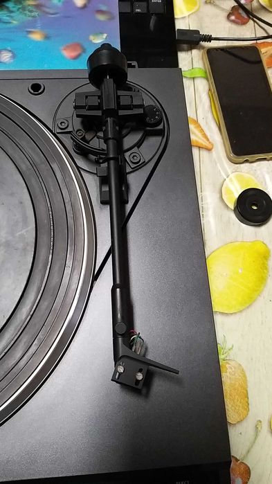 gira discos Onkyo CP 1200A