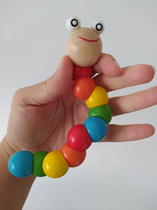 Lagarta em madeira Nova