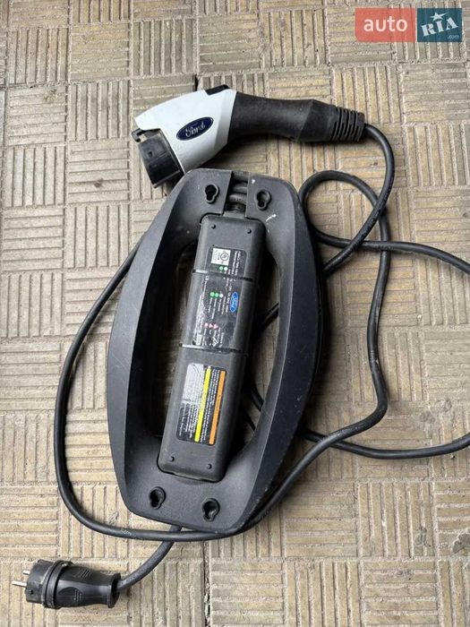 Продам FORD Fusion Plug-In Hybrid  TITANIUM