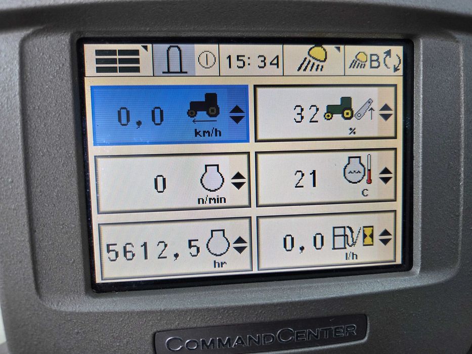 John deere 6330 premium.  Tylko 5600h
