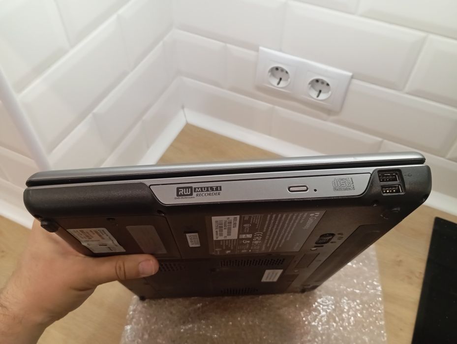 Ноутбук Gateway PA6A Екран 17" У робочому стані (Без HDD)