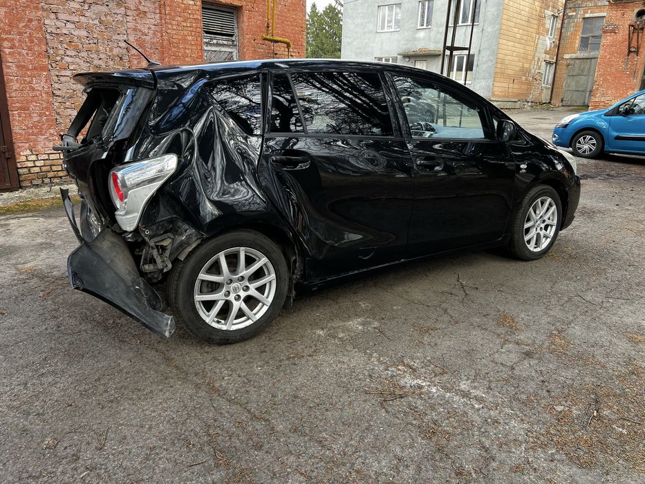Toyota Verso після ДТП