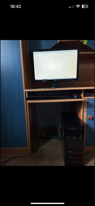 Komputer stacjonarny+ monitor + mysz + klawiatura