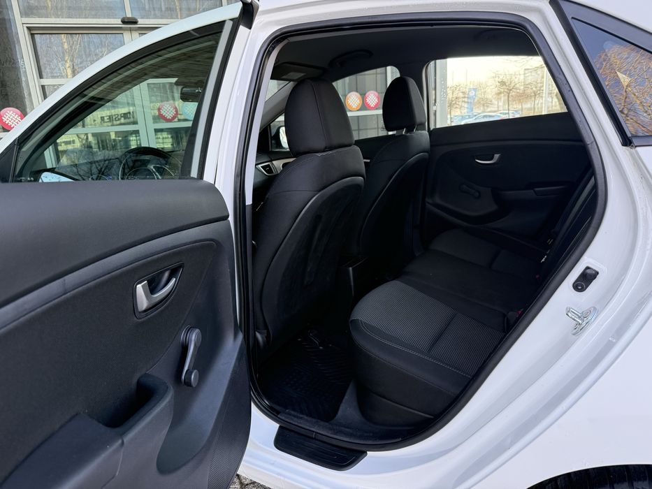 Hyundai I30 1.4 CRDI 90KM *Bezwypadkowy*Navi*Led*Alu*Zadbany*