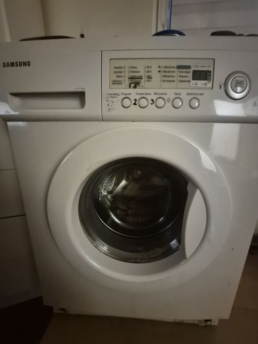 Sprzedam pralke samsung.