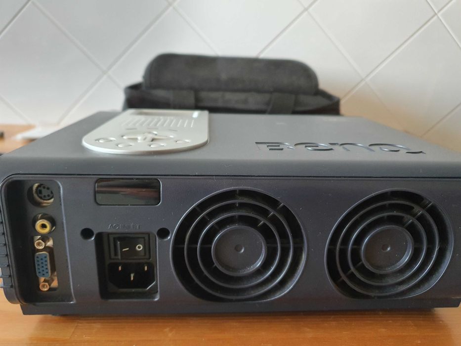 Projector BENQ PB6100 (para peças)