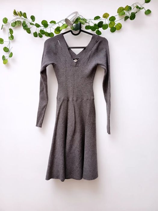 Vestido de Malha Cinzenta Escura