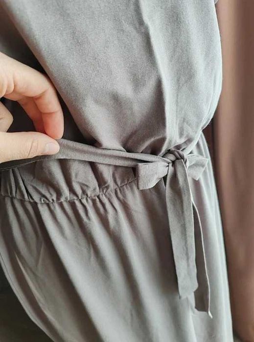 Fioletowa sukienka maxi z rozcięciami Efect